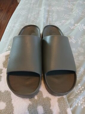 Nike Men's Olive Green Slide Sandals